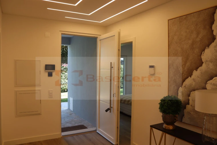 Moradia T4 para Venda em Charneca de Caparica e Sobreda Foto 7