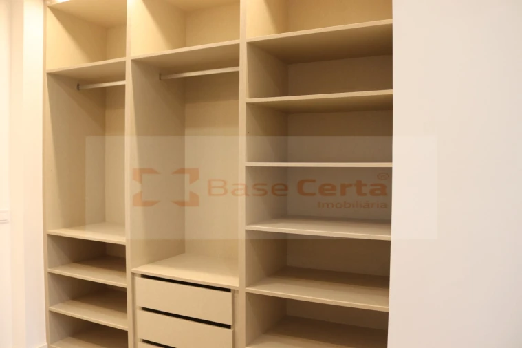 Moradia T4 para Venda em Charneca de Caparica e Sobreda Foto 30