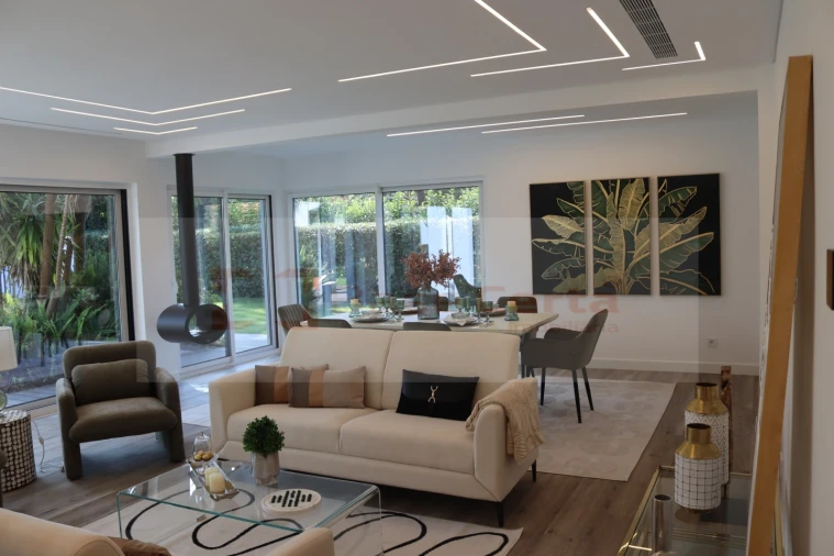 Moradia T4 para Venda em Charneca de Caparica e Sobreda Foto 3