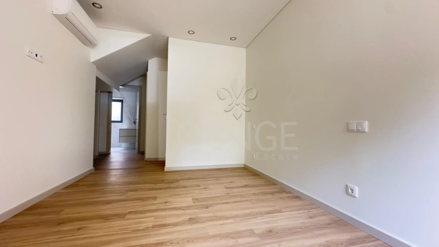 Apartamento T3 para Venda em Espinho Foto 12