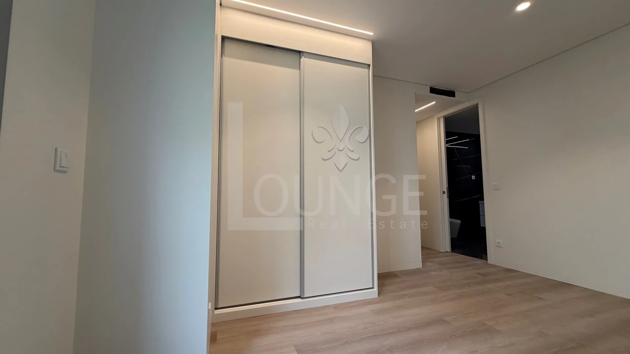 Apartamento T2 para Venda em Lordelo do Ouro e Massarelos Foto 22