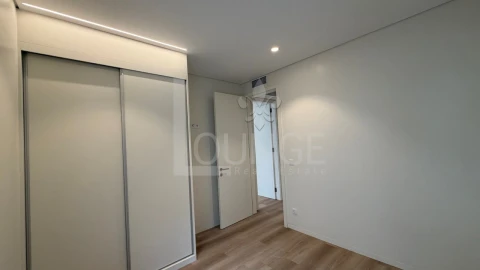 Apartamento T2 para Venda em Lordelo do Ouro e Massarelos