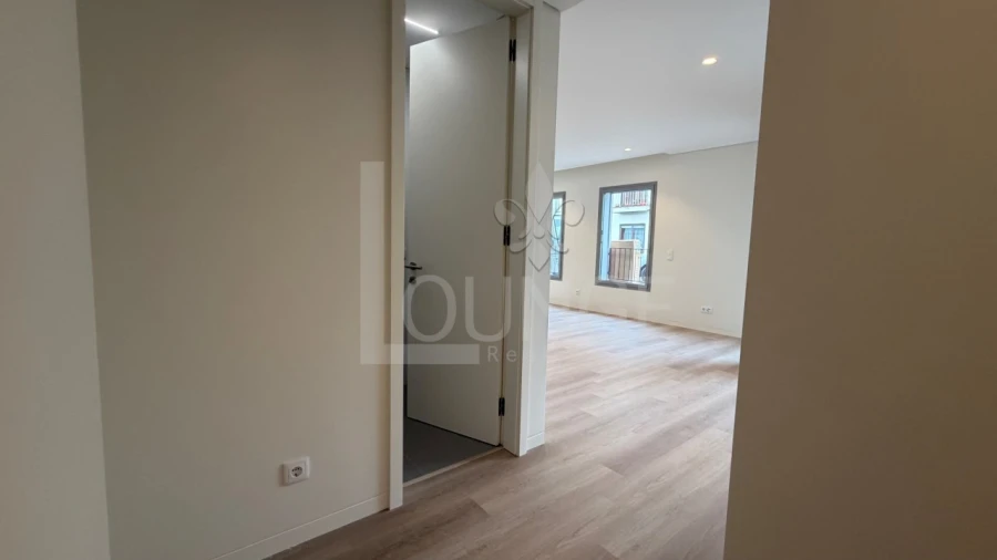 Apartamento T2 para Venda em Lordelo do Ouro e Massarelos Foto 17
