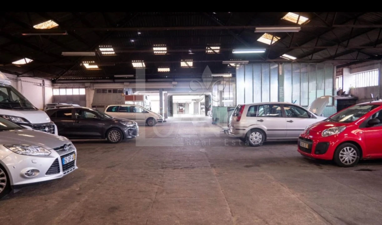 Armazém para Venda em Paranhos Foto 2