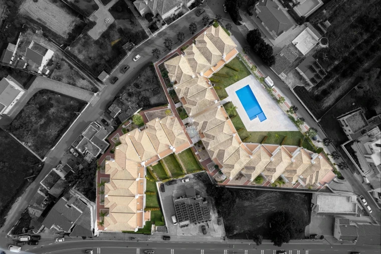 Moradia T3 para Venda em Albufeira e Olhos de Água Foto 1