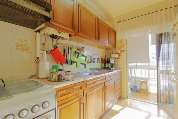 Apartamento T3 para Venda em Laranjeiro e Feijó Foto 6