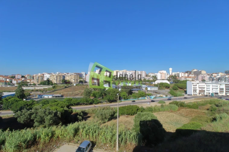 Apartamento T3 para Venda em Laranjeiro e Feijó Foto 44