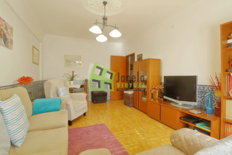 Apartamento T3 para Venda em Laranjeiro e Feijó Foto 21