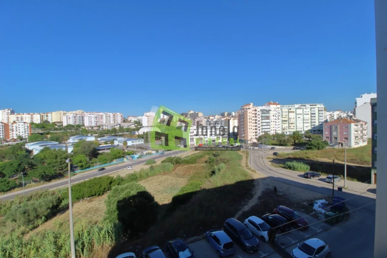 Apartamento T3 para Venda em Laranjeiro e Feijó Foto 45