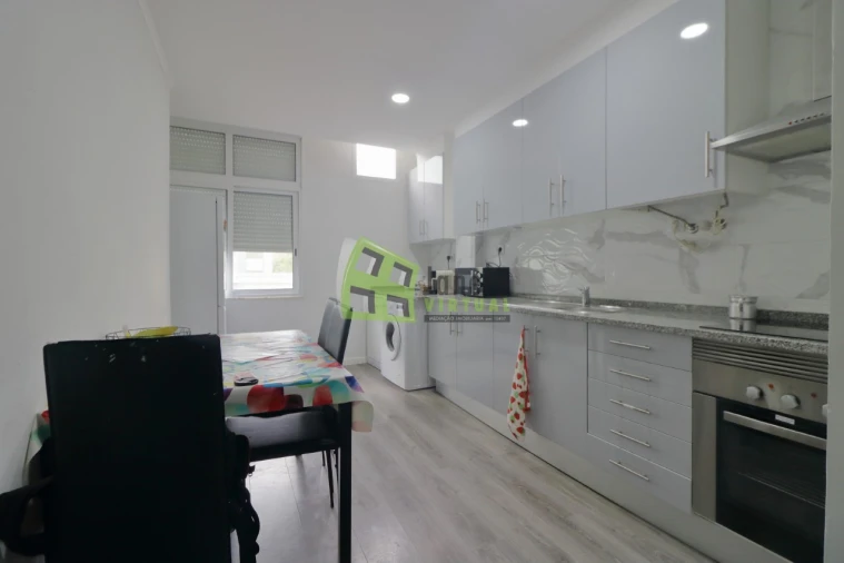 Apartamento T2 para Venda em Baixa da Banheira e Vale da Amoreira Foto 1