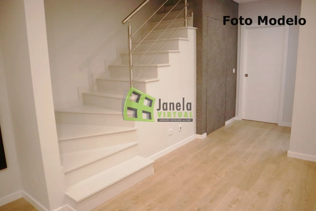 Moradia T3 para Venda em Quinta do Conde Foto 11