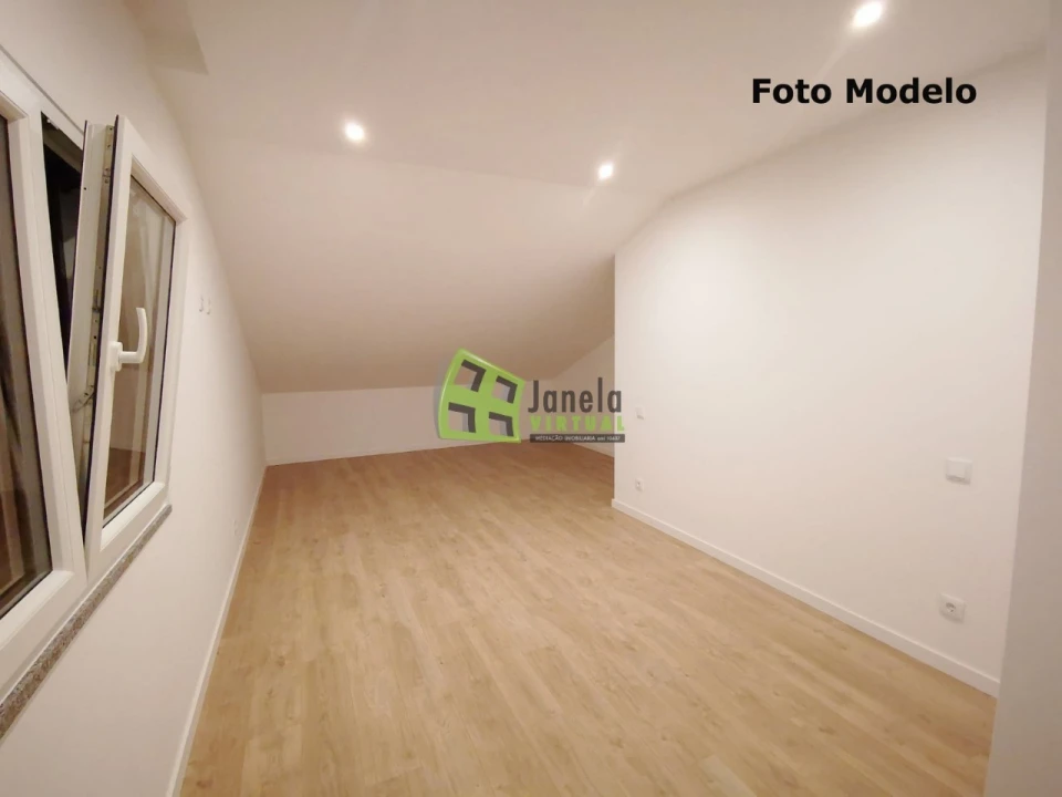 Moradia T3 para Venda em Quinta do Conde Foto 23