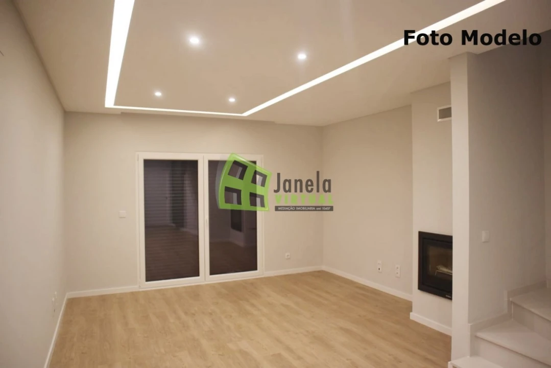 Moradia T3 para Venda em Quinta do Conde Foto 32