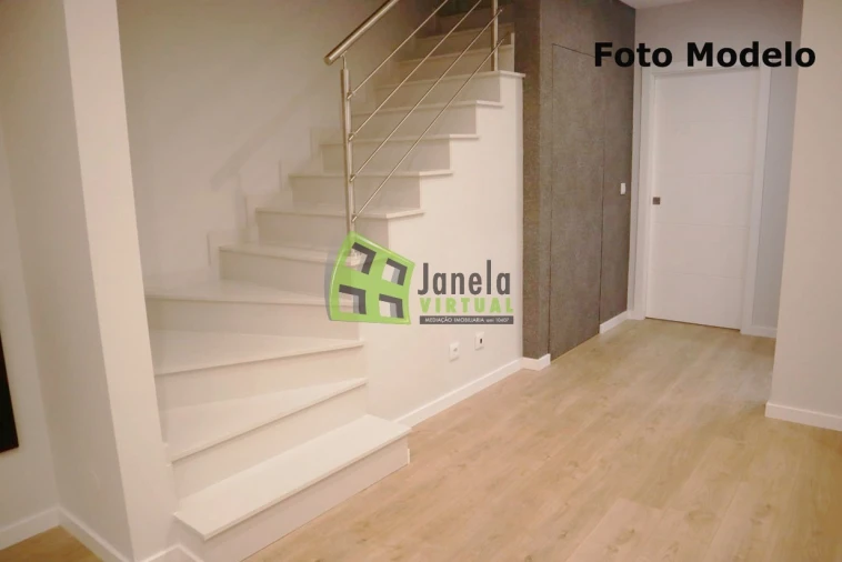 Moradia T3 para Venda em Quinta do Conde Foto 11