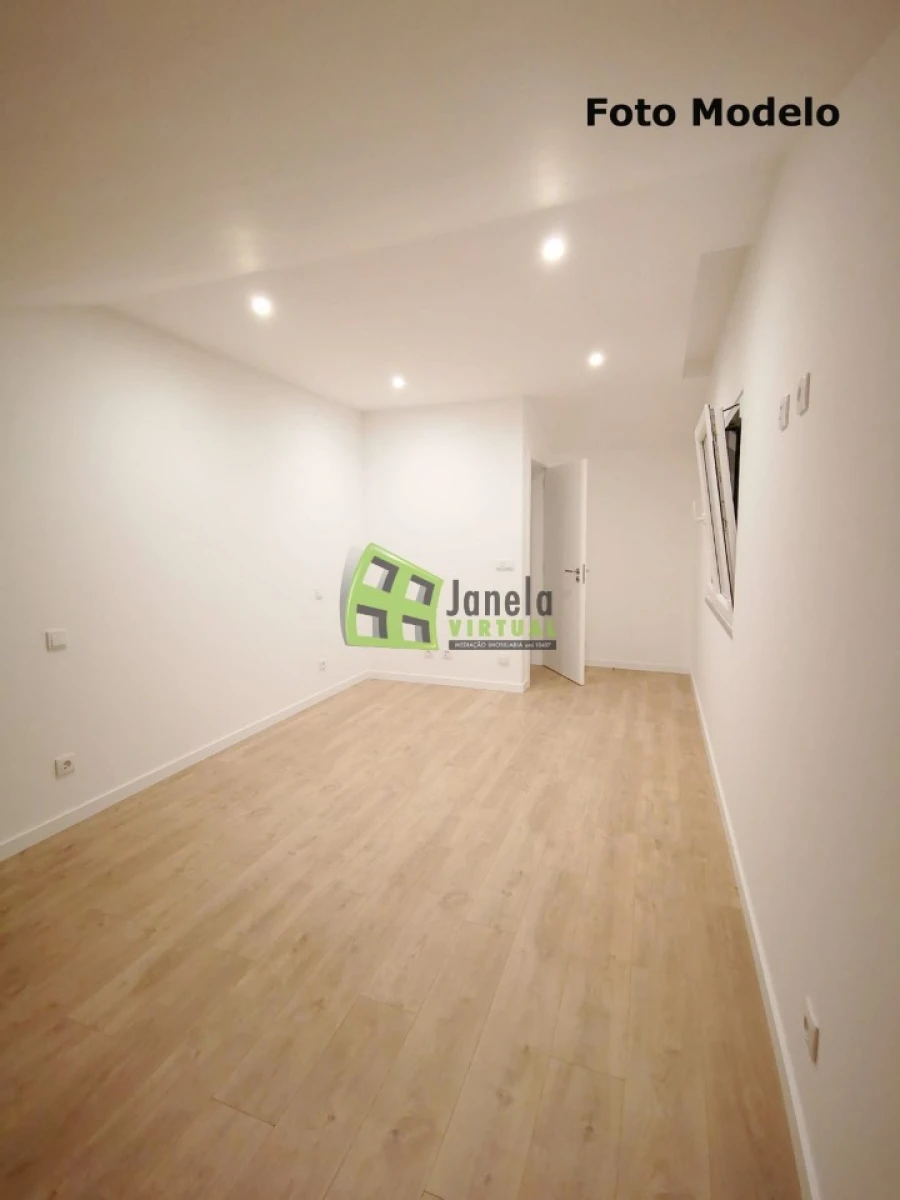 Moradia T3 para Venda em Quinta do Conde Foto 25