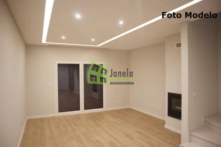 Moradia T3 para Venda em Quinta do Conde Foto 32