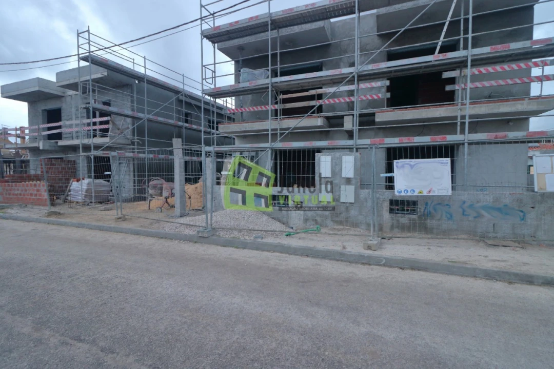 Moradia T3 para Venda em Fernao Ferro Foto 1