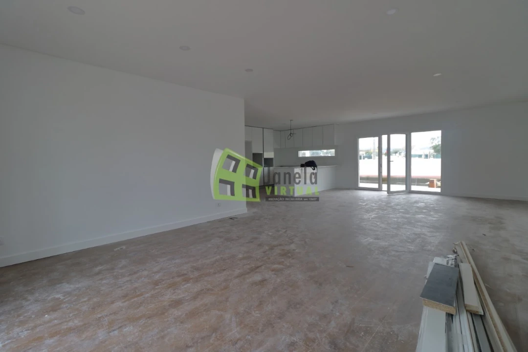 Moradia T3 para Venda em Quinta do Anjo Foto 3