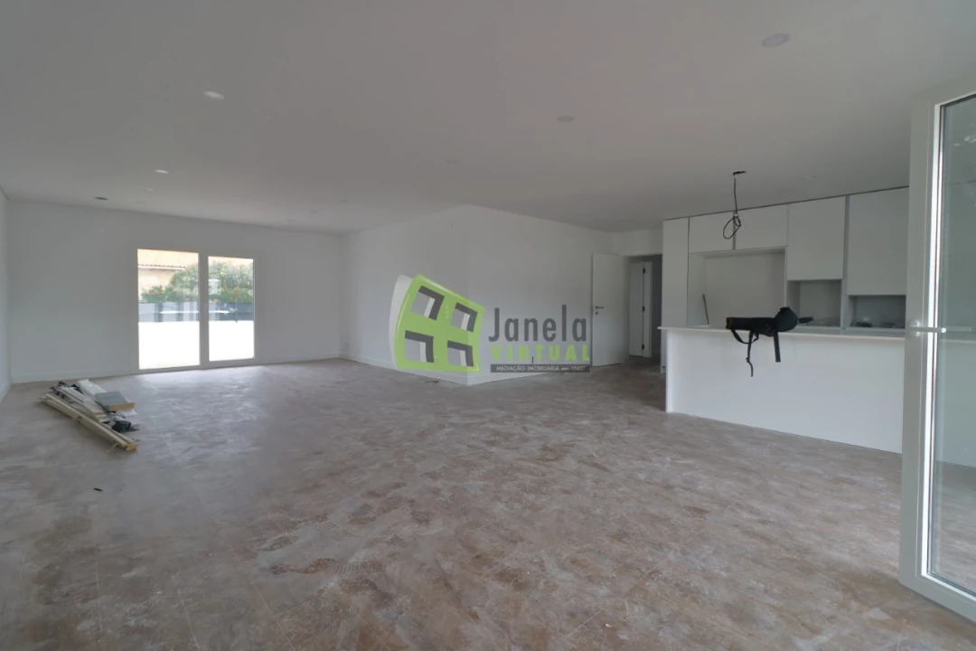 Moradia T3 para Venda em Quinta do Anjo Foto 4