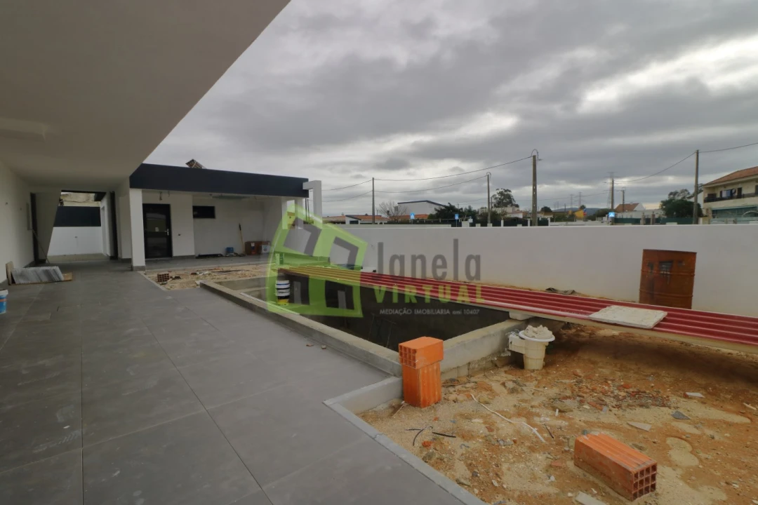 Moradia T3 para Venda em Quinta do Anjo Foto 25