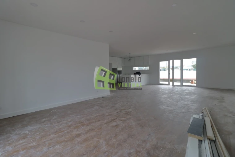 Moradia T3 para Venda em Quinta do Anjo Foto 3