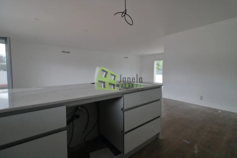 Moradia T3 para Venda em Quinta do Anjo Foto 8