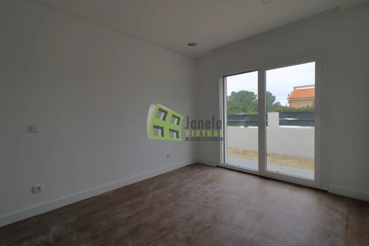 Moradia T3 para Venda em Quinta do Anjo Foto 10