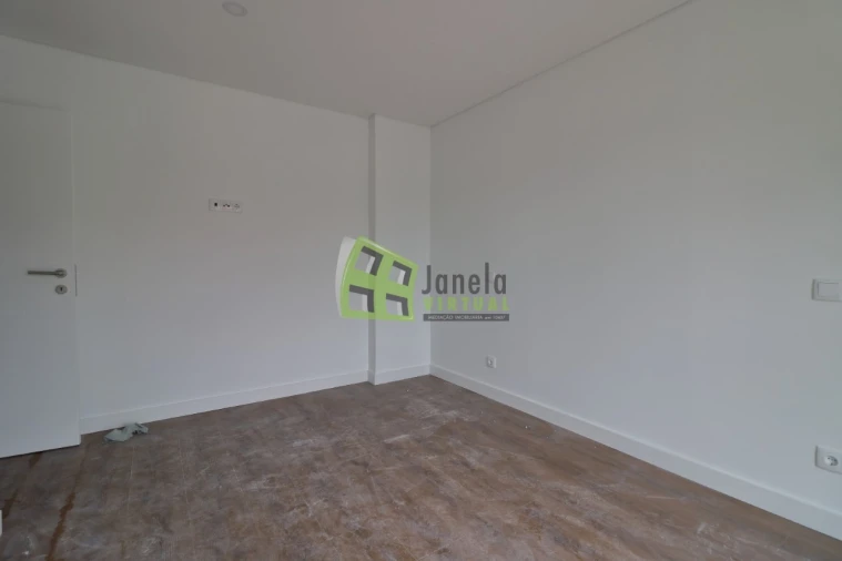 Moradia T3 para Venda em Quinta do Anjo Foto 13