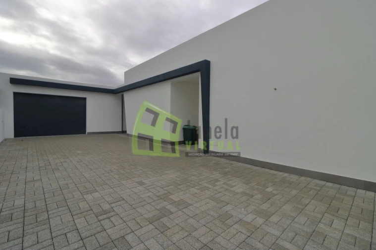 Moradia T3 para Venda em Quinta do Anjo Foto 28