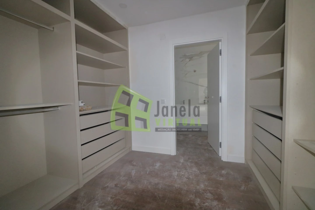 Moradia T3 para Venda em Quinta do Anjo Foto 11