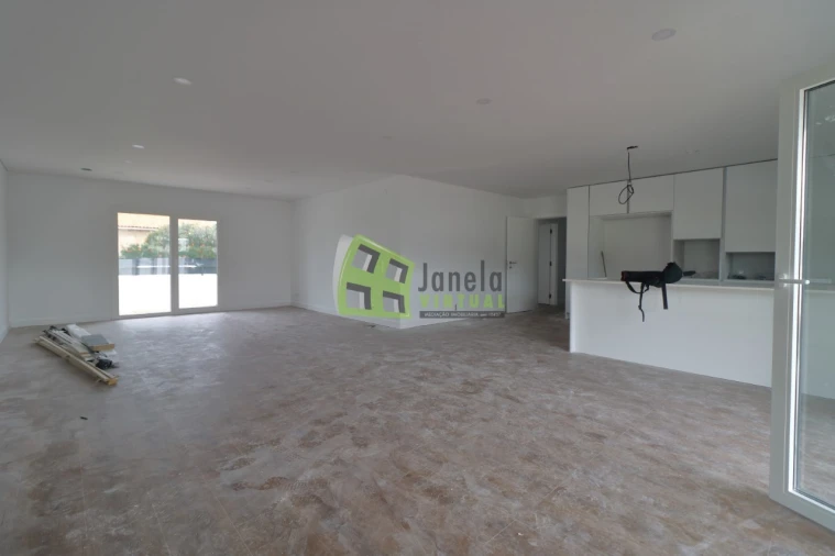 Moradia T3 para Venda em Quinta do Anjo Foto 6