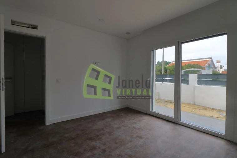 Moradia T3 para Venda em Quinta do Anjo Foto 12