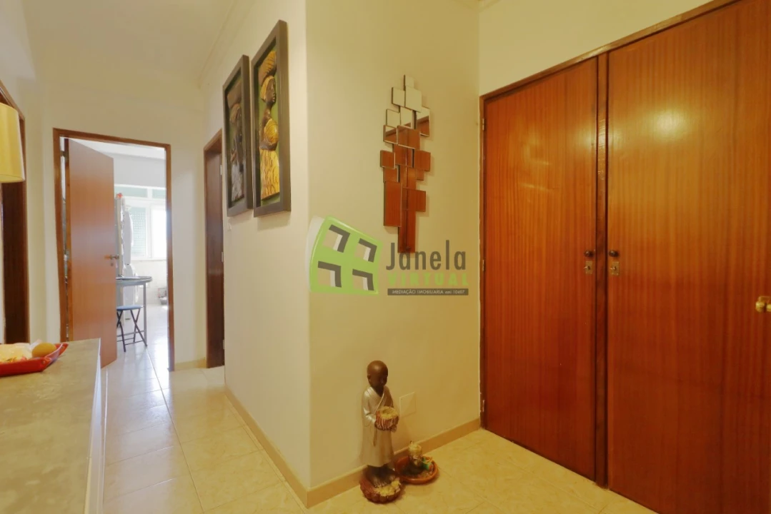 Apartamento T2 para Venda em Corroios Foto 13