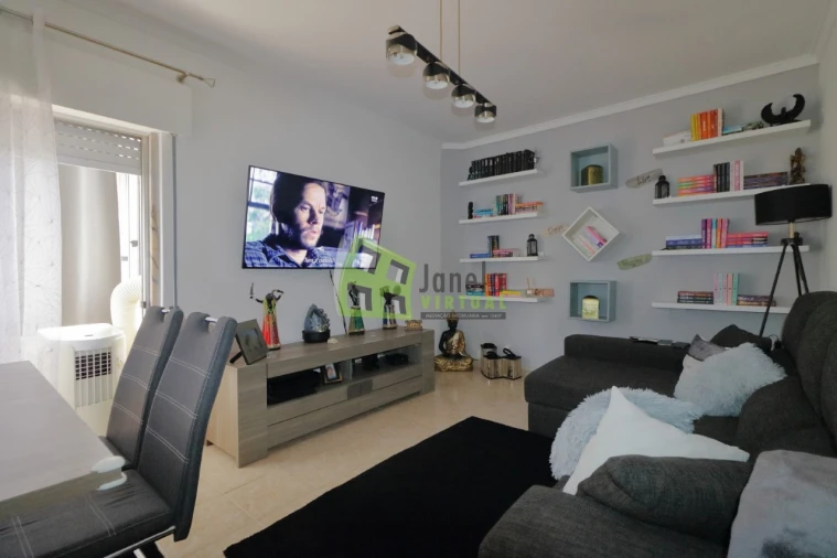 Apartamento T2 para Venda em Corroios Foto 2