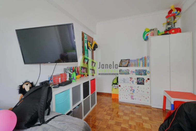 Apartamento T2 para Venda em Corroios Foto 16