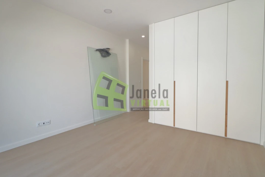 Moradia T4 para Venda em Quinta do Anjo Foto 19