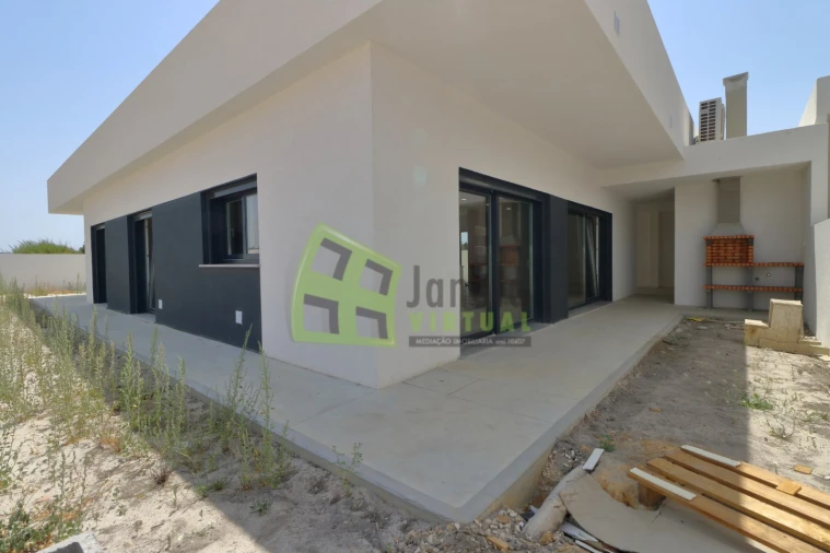 Moradia T4 para Venda em Quinta do Anjo Foto 4
