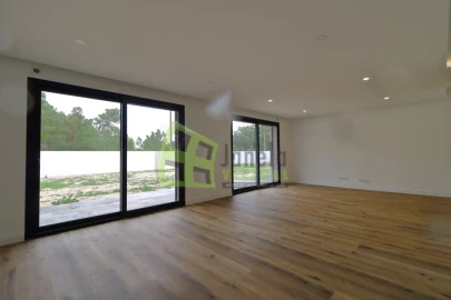 Quinta T5 para Venda em Quinta do Anjo