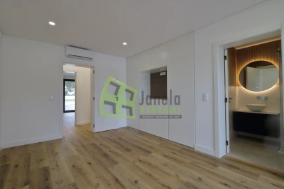 Quinta T5 para Venda em Quinta do Anjo