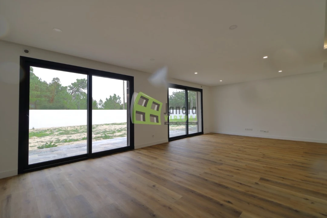 Moradia T5 para Venda em Quinta do Anjo Foto 4