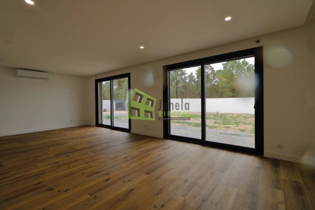 Moradia T5 para Venda em Quinta do Anjo Foto 7