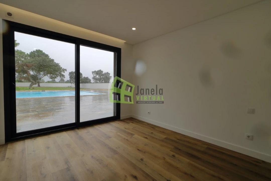 Moradia T5 para Venda em Quinta do Anjo Foto 8