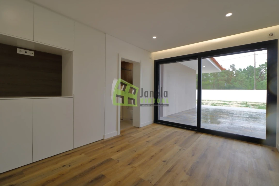 Moradia T5 para Venda em Quinta do Anjo Foto 13