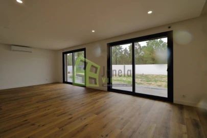 Moradia T5 para Venda em Quinta do Anjo