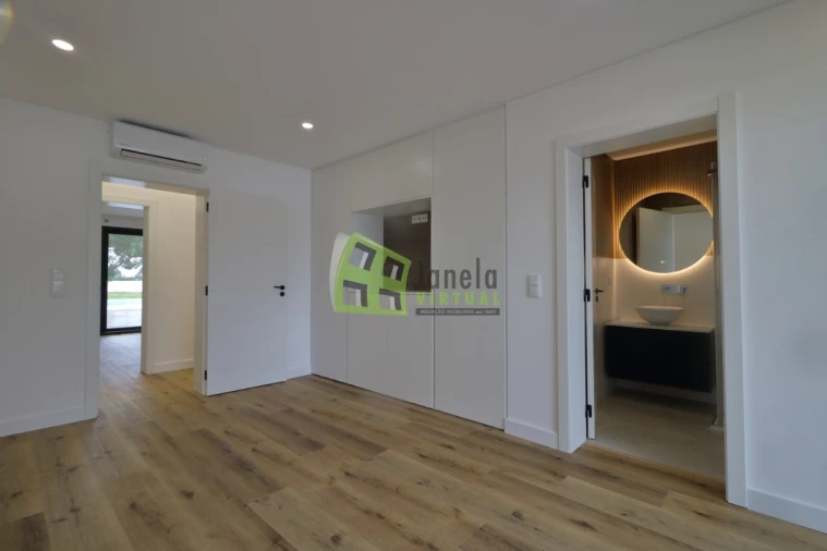 Moradia T5 para Venda em Quinta do Anjo Foto 16