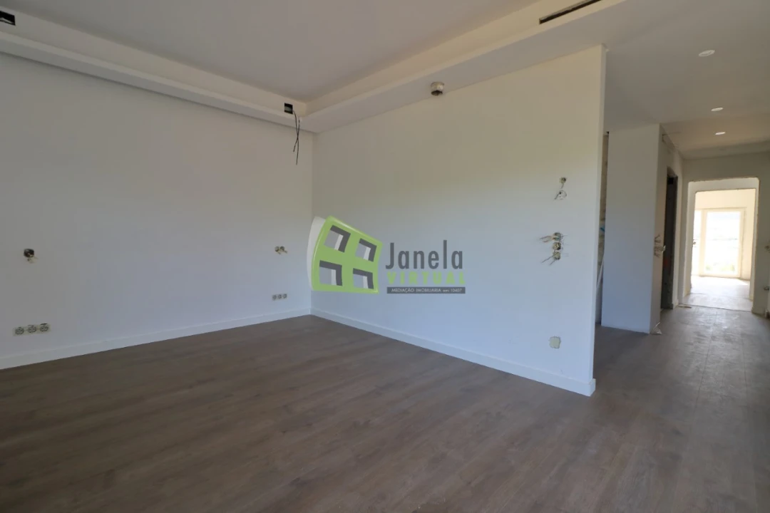 Moradia T3 para Venda em Charneca de Caparica e Sobreda Foto 25