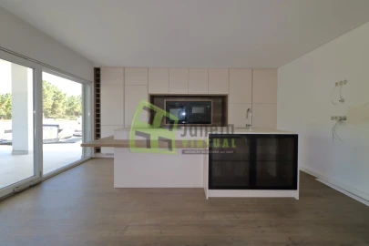 Moradia T3 para Venda em Charneca de Caparica e Sobreda