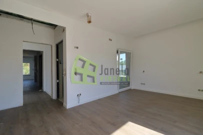 Moradia T3 para Venda em Charneca de Caparica e Sobreda