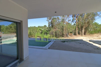 Moradia T3 para Venda em Charneca de Caparica e Sobreda