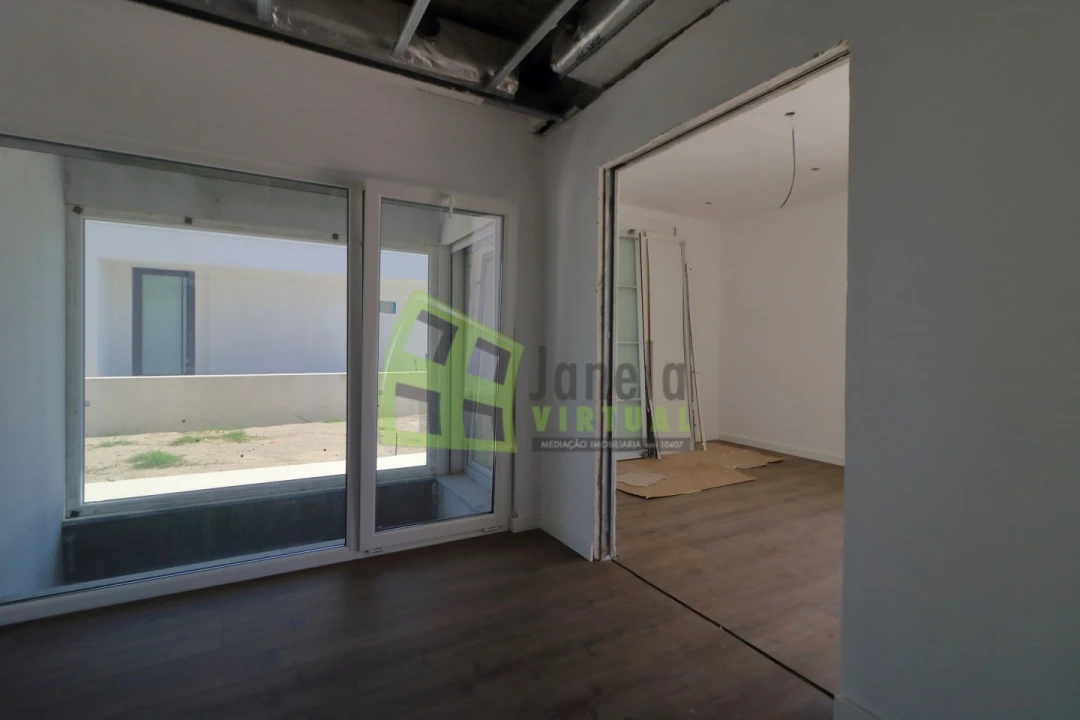 Moradia T3 para Venda em Charneca de Caparica e Sobreda Foto 11